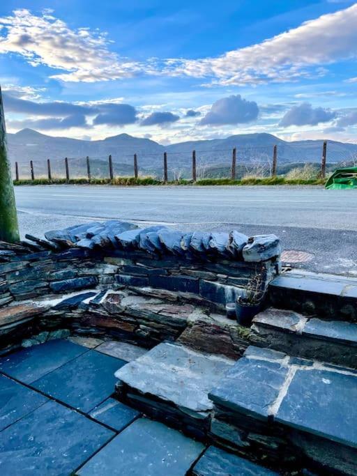 The Walkers' Cwtch Apartment Ffestiniog ภายนอก รูปภาพ